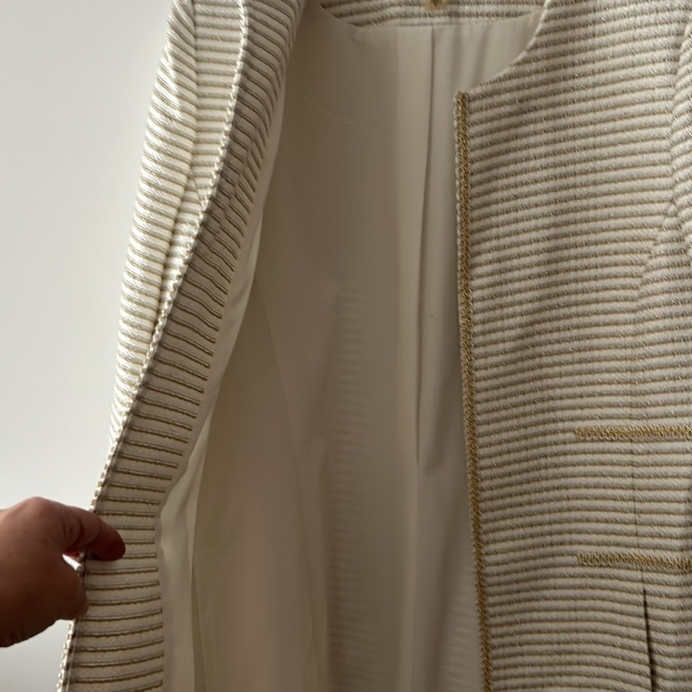 Tahari Arthur S. Levine size 8 Elegant White Striped Women's Coat - Picture 5 of 8